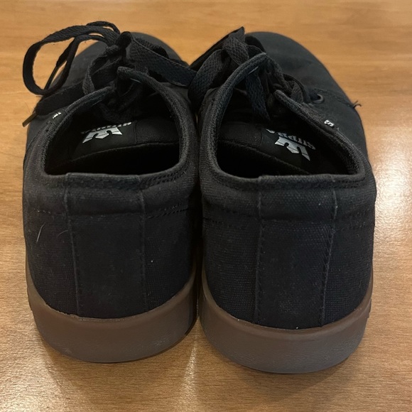 Barely worn canvas shoes by Supra (men’s size-9.5) - Picture 3 of 8